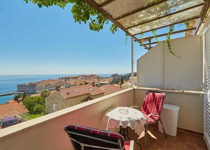 Apartment Dalmatin *