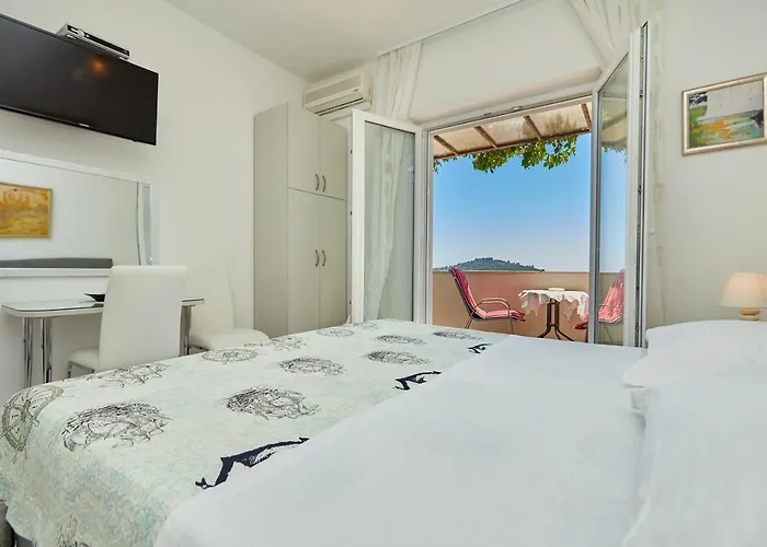 Apartment Dalmatin *