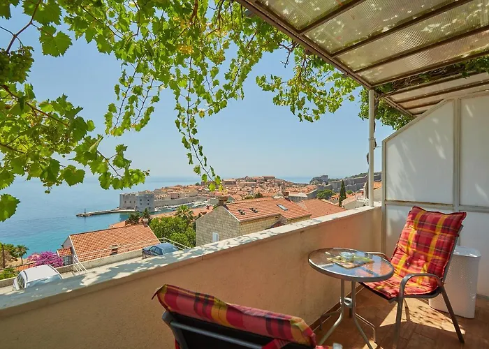 Apartment Dalmatin *