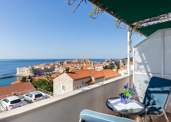 Apartment Dalmatin *